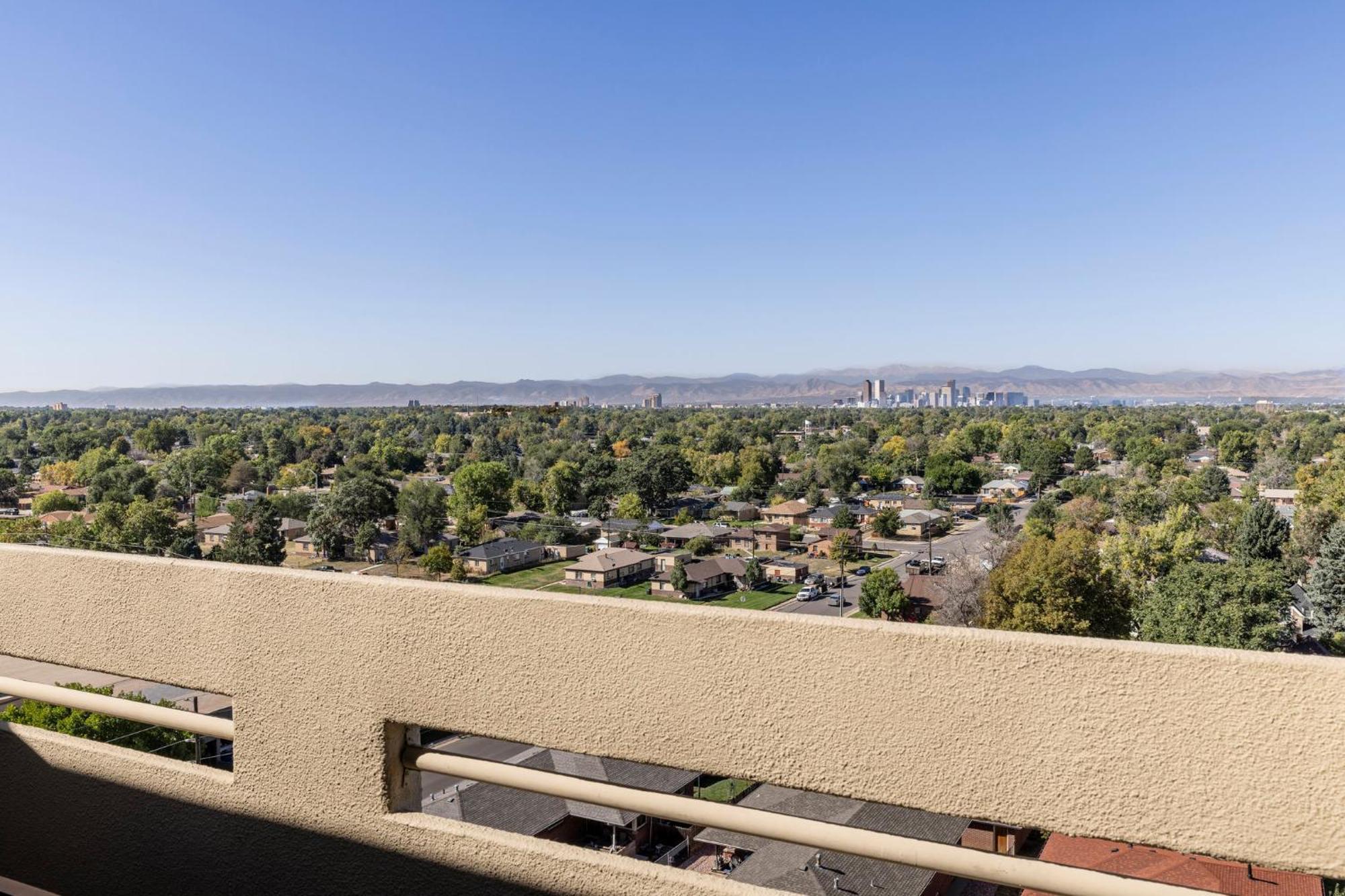 Holiday Inn Denver East By Ihg Extérieur photo